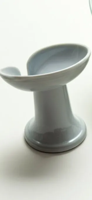 Ceramic Soap Holder with Drain – Elevated Design Bathroom Sink Dish for Bar Soaps